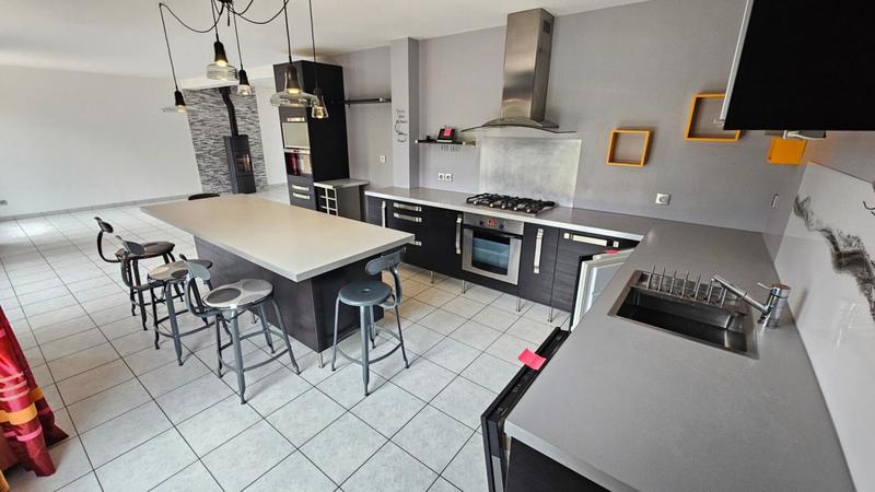 Maison - 150 m² - 6 pièces