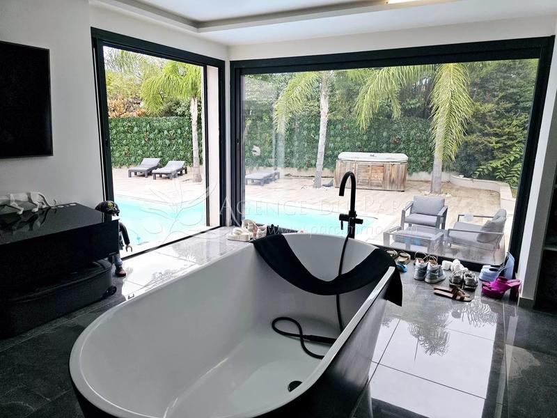 Villa - 200 m² - 5 pièces