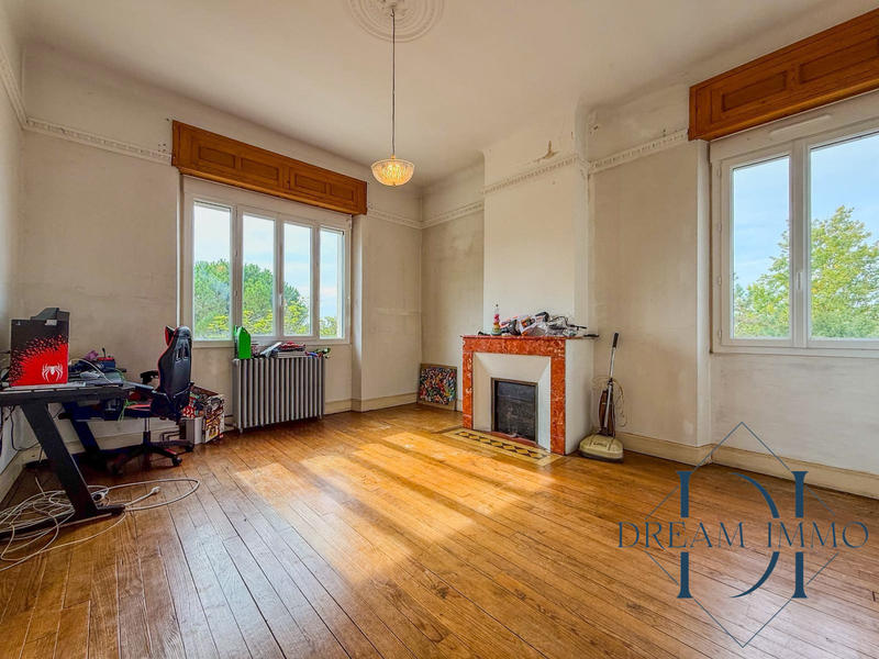 Maison - 204 m² - 8 pièces