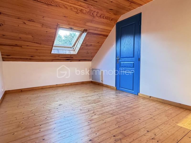 Maison - 350 m² - 25 pièces