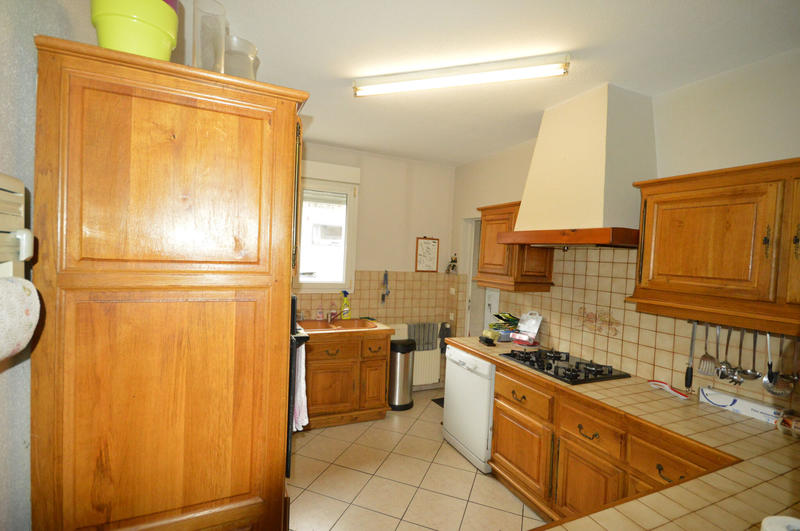 Maison - 220 m² - 10 pièces