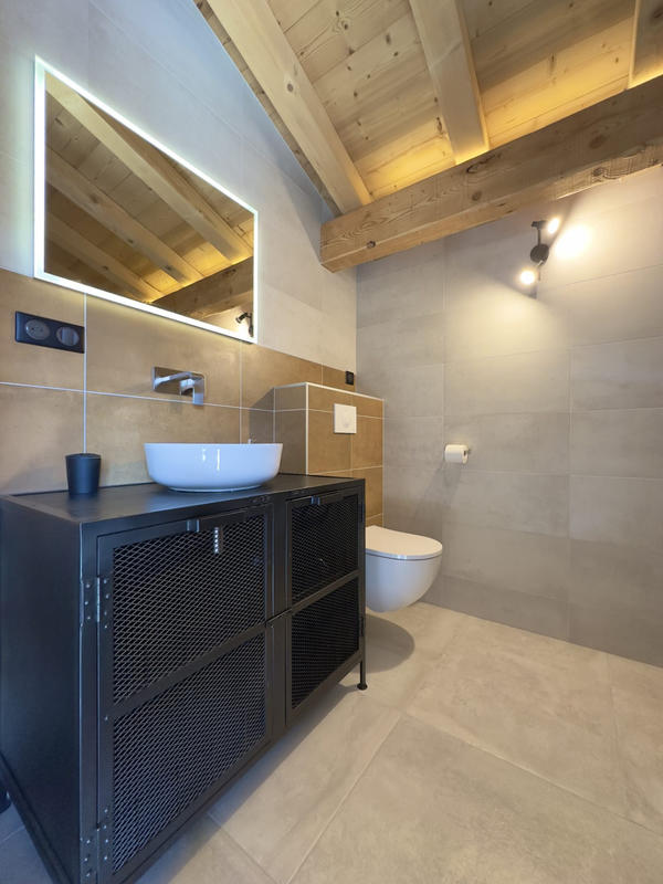 Châlet - 607 m² - 16 pièces