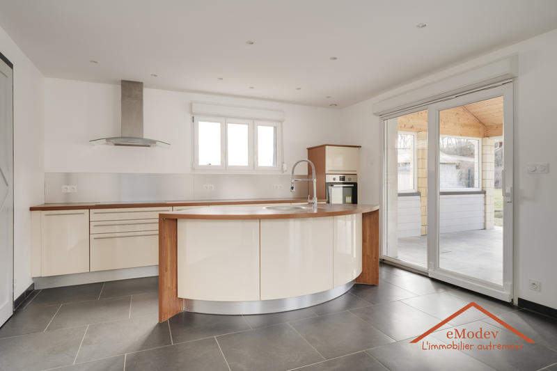 Villa - 145 m² - 6 pièces