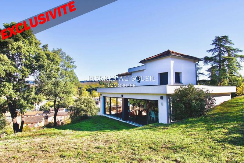 Maison - 230 m² - 8 pièces