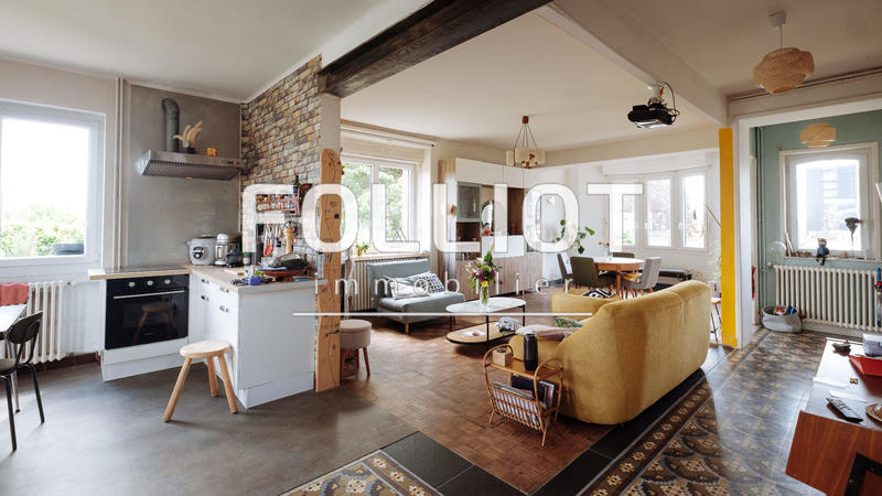 Maison - 226 m² - 9 pièces