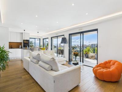 Appartement - 94 m² - 4 pièces