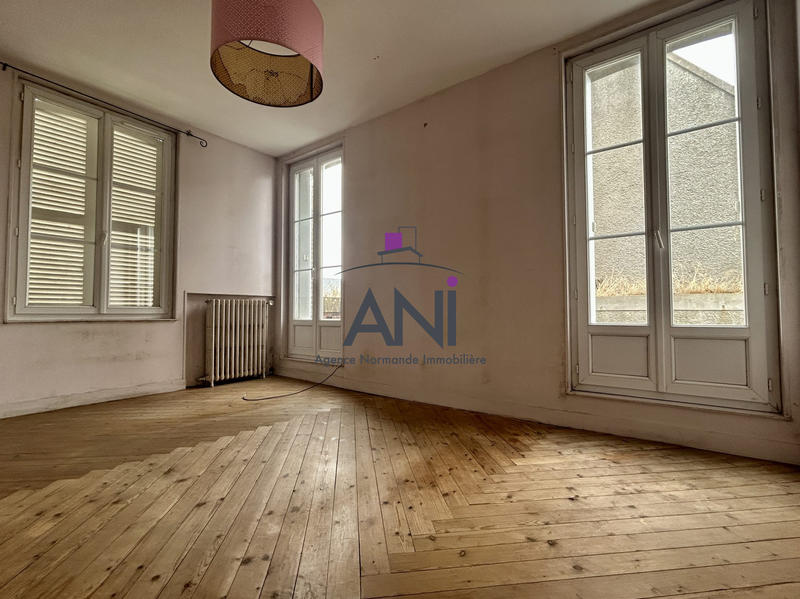 Maison - 270 m² - 11 pièces