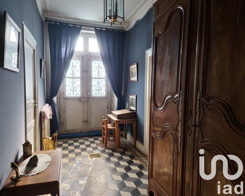 Maison - 205 m² - 8 pièces