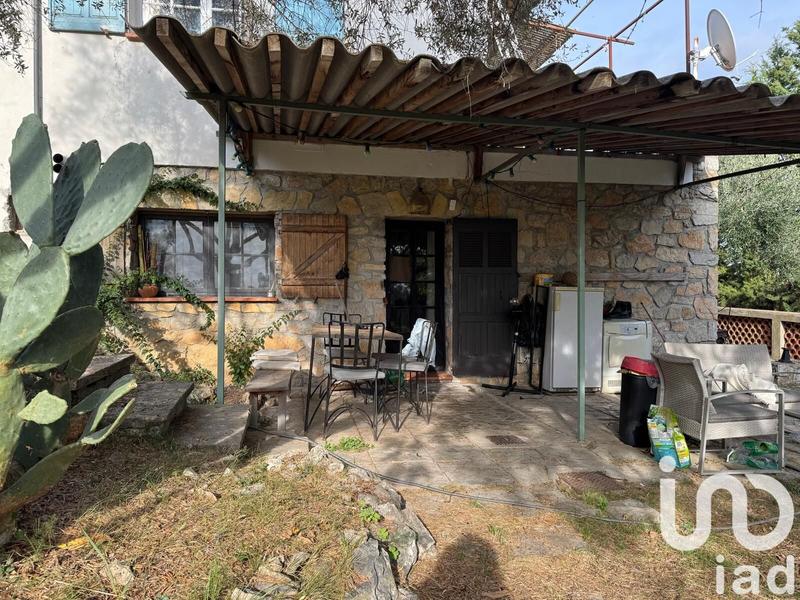 Maison - 214 m² - 9 pièces