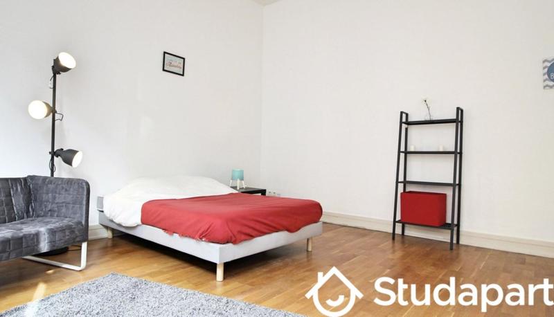 Chambre - 13 m² - 1 pièce