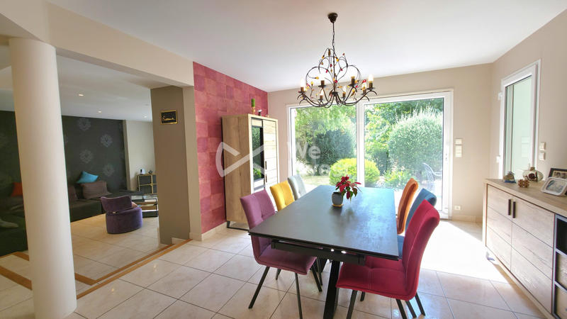 Maison - 180 m² - 7 pièces