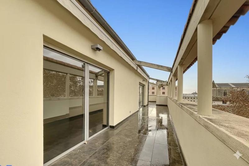 Appartement - 224 m² - 6 pièces