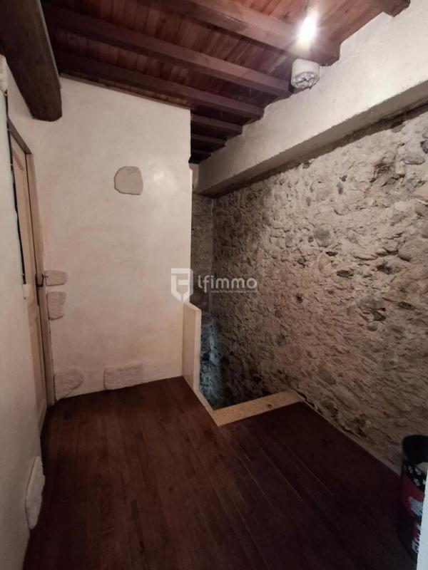 Maison en pierre - 87 m² - 4 pièces