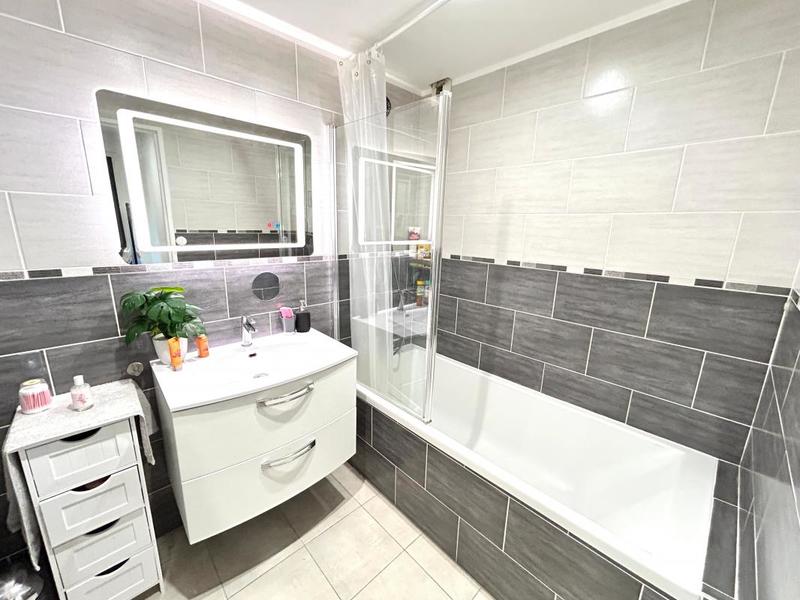 Appartement - 102 m² - 4 pièces