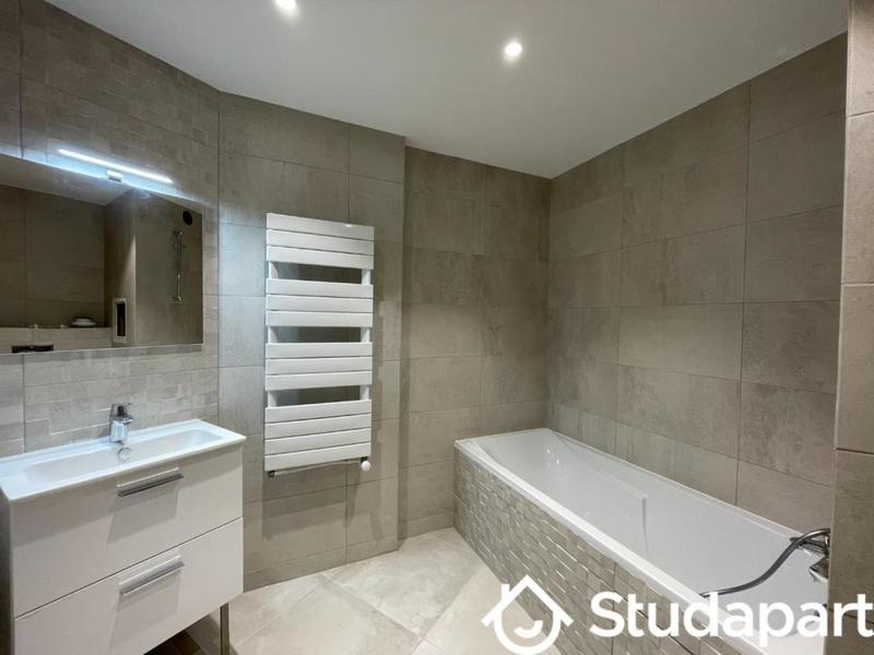 Chambre - 13 m² - 1 pièce