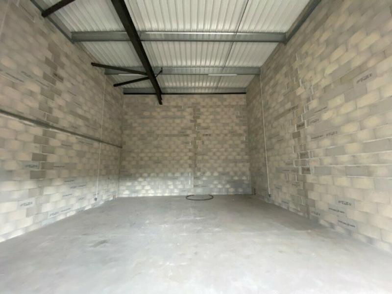 Local d'activité / Entrepôt - 93 m²