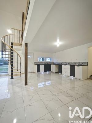 Maison - 140 m² - 6 pièces