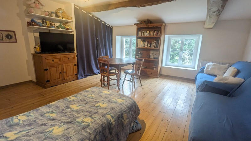 Maison - 245 m² - 6 pièces