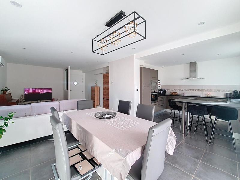 Maison - 98 m² - 4 pièces