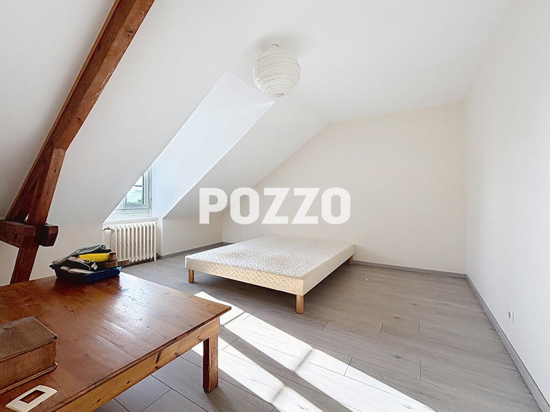 Maison - 215 m² - 8 pièces