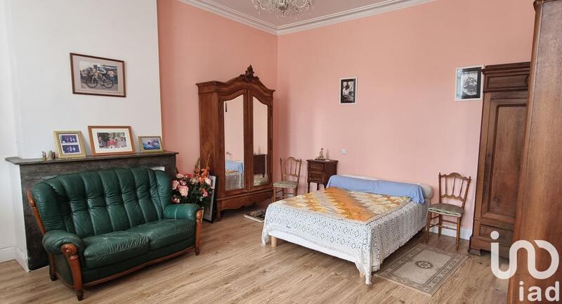 Maison - 260 m² - 7 pièces