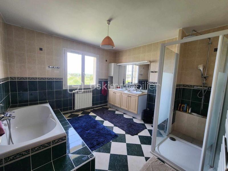 Maison traditionnelle - 173 m² - 7 pièces