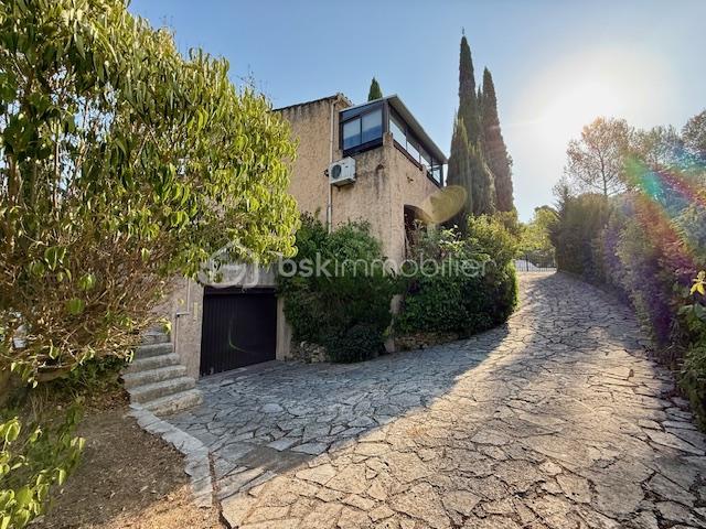Villa - 193 m² - 7 pièces