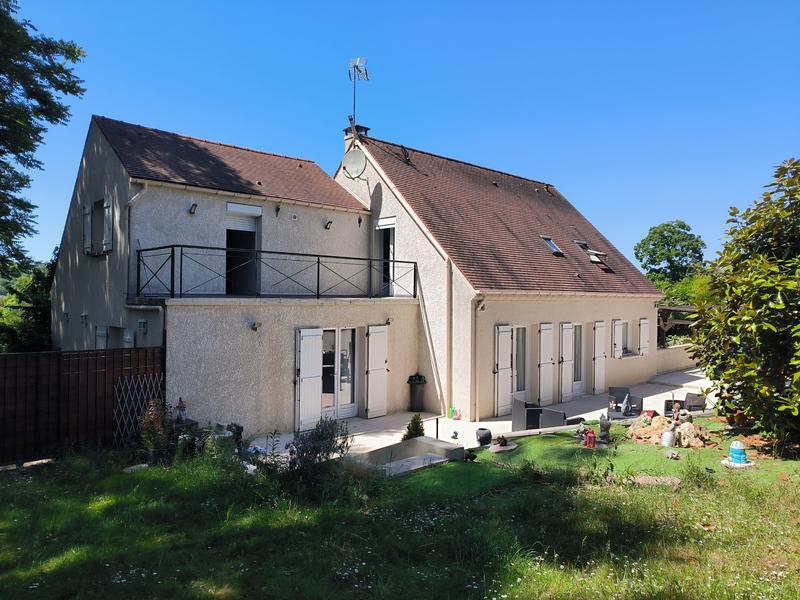 Maison - 187 m² - 9 pièces