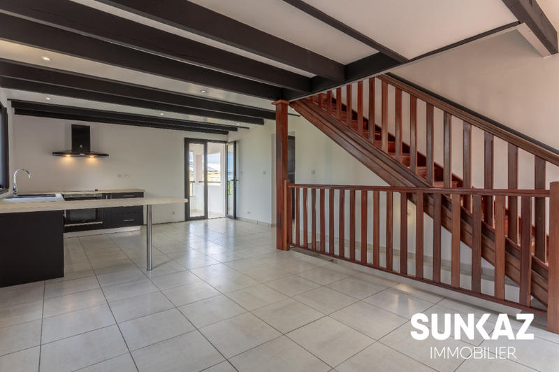 Maison - 93 m² - 5 pièces