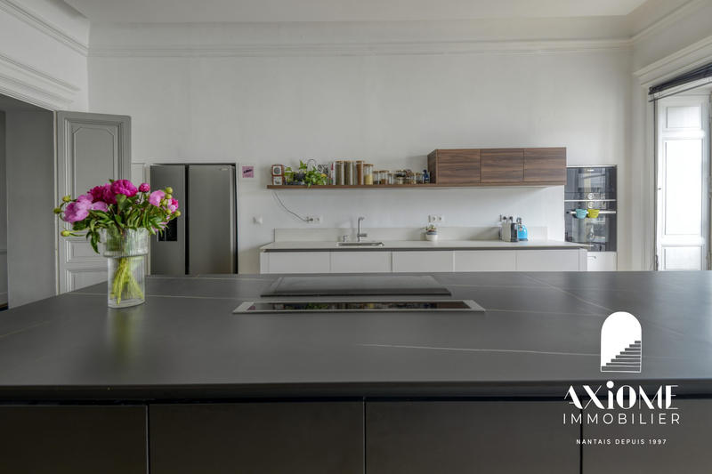 Appartement - 239 m² - 7 pièces