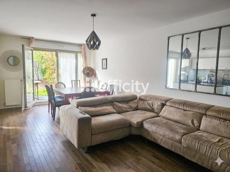 Maison - 95 m² - 5 pièces