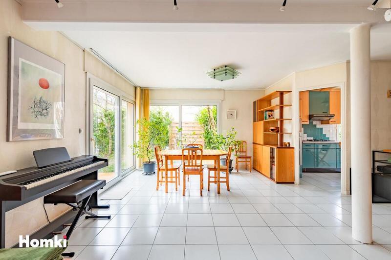 Maison - 98 m² - 5 pièces