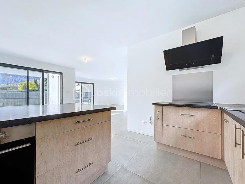 Maison - 115 m² - 4 pièces