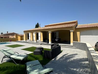 Maison - 245 m² - 5 pièces