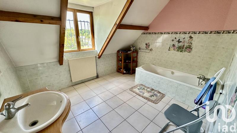 Maison - 220 m² - 8 pièces