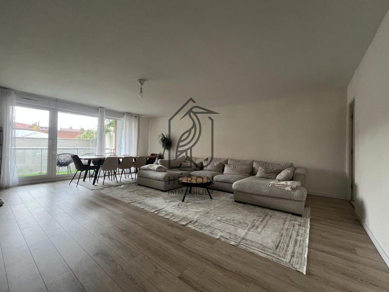 Appartement - 110 m² - 4 pièces