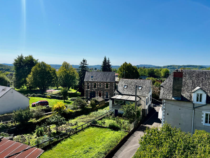 Maison - 260 m² - 9 pièces