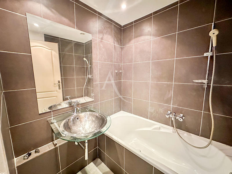 Appartement - 102 m² - 5 pièces