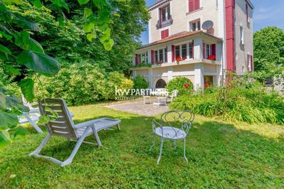 Maison bourgeoise - 256 m² - 9 pièces