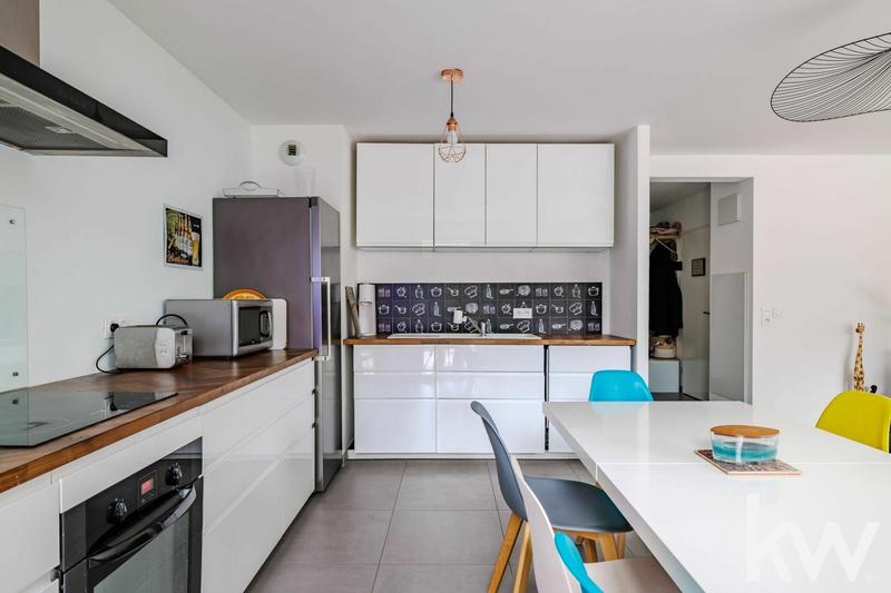 Maison - 97 m² - 4 pièces