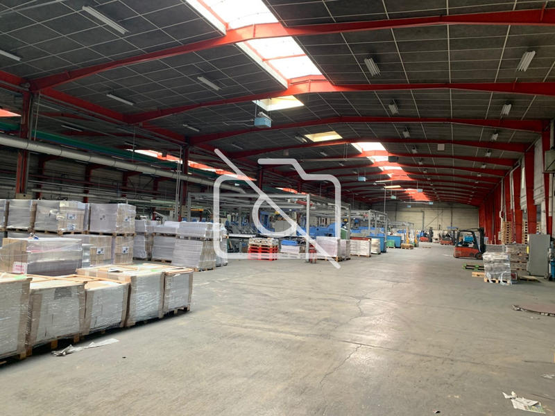 Entrepôt - 5 857 m²