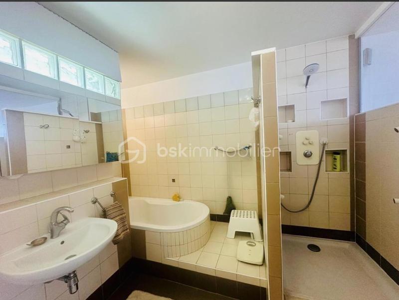 Appartement - 92 m² - 4 pièces