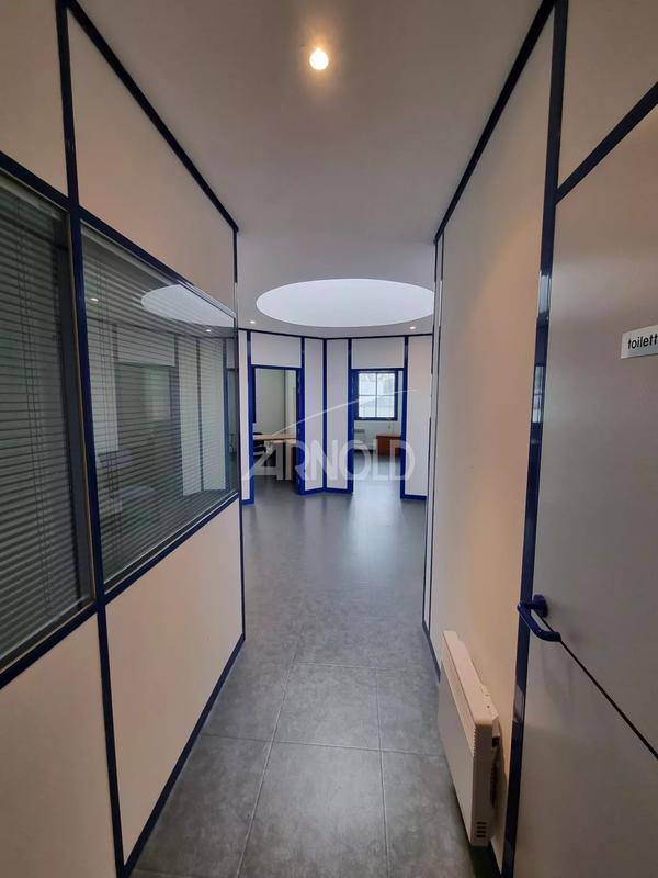 Immeuble - 1 240 m² - 90 pièces