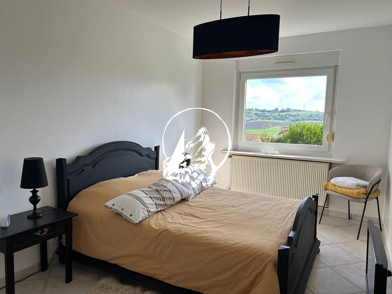 Appartement - 99 m² - 6 pièces