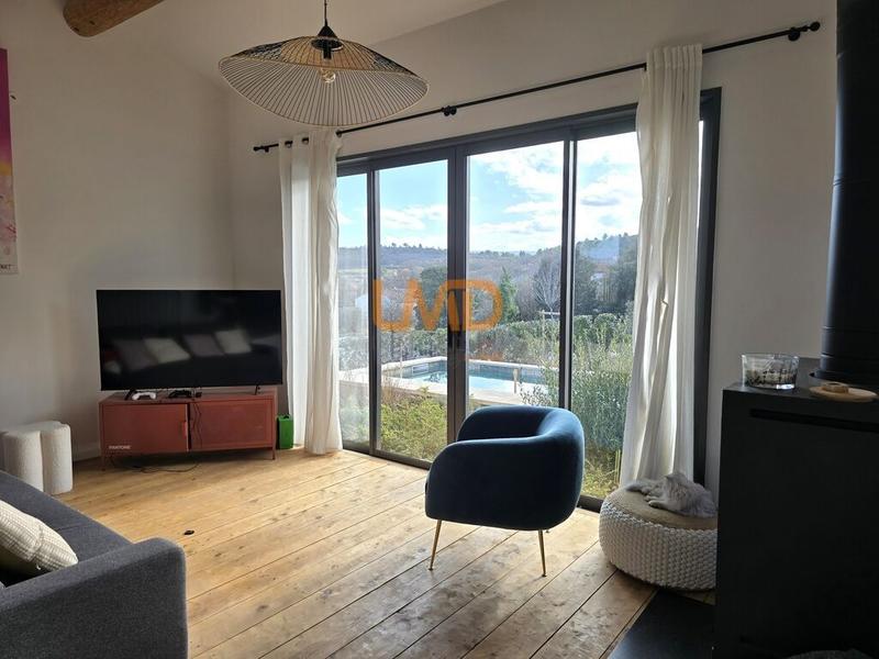 Maison - 181 m² - 7 pièces