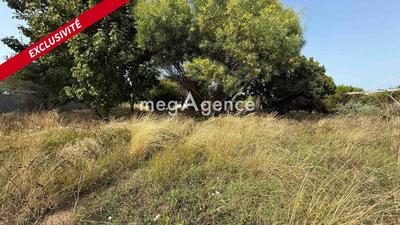 Terrain constructible - 874 m²