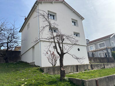 Maison - 102 m² - 4 pièces