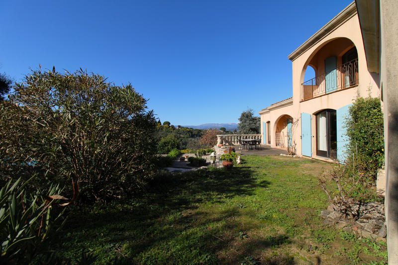 Villa - 220 m² - 5 pièces