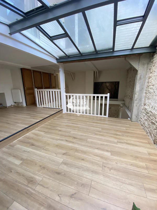 Maison - 228 m² - 7 pièces