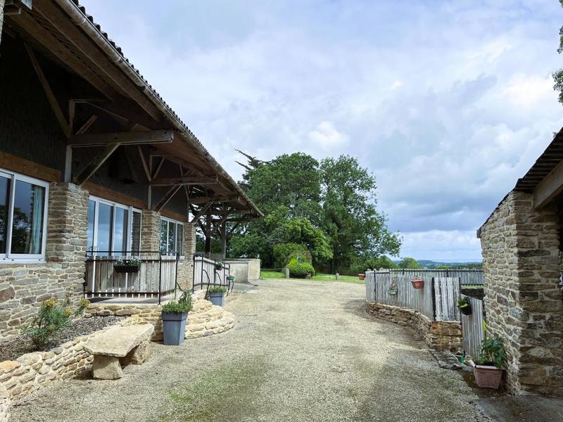 Maison - 194 m² - 10 pièces